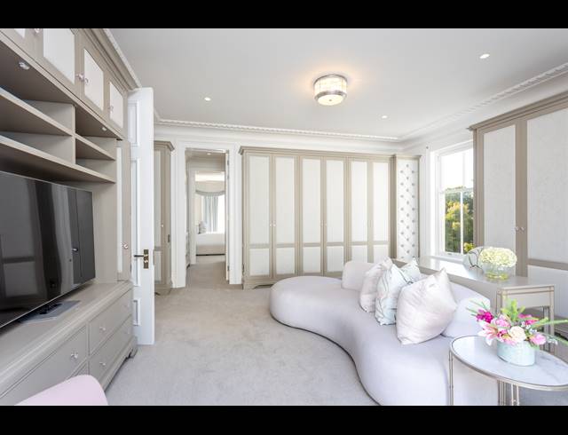 6 BEDROOM FREESTANDING TO LET IN BISHOPSCOURT
